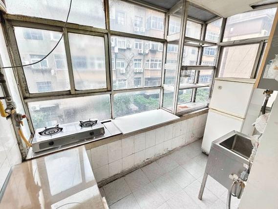 郑州管城商代遗址旁丝织厂家属院三楼两室出租